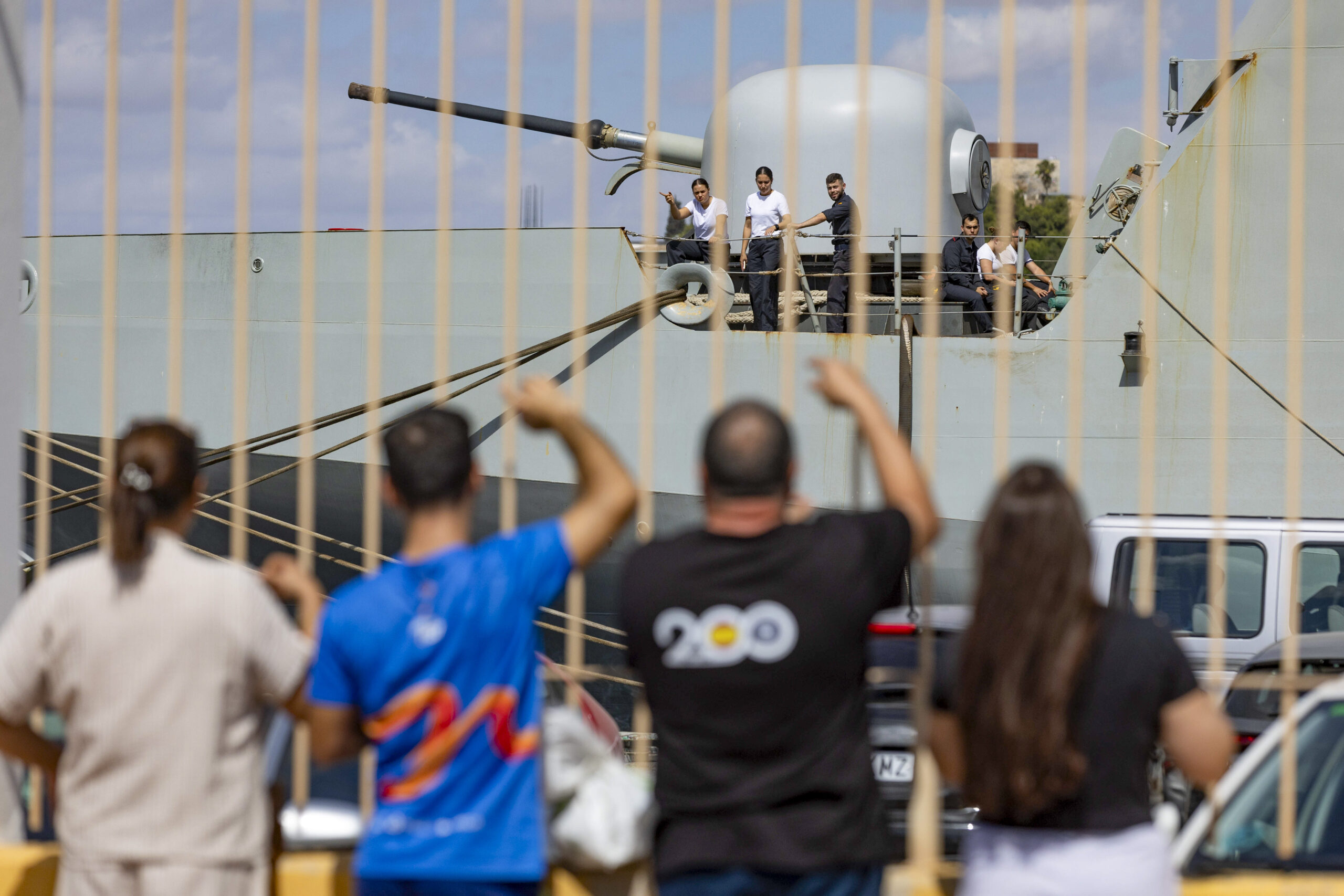 Mientras Gaza Cubre la Política Europea, Italia Envía un Barco de Marina en una Misión Inesperada