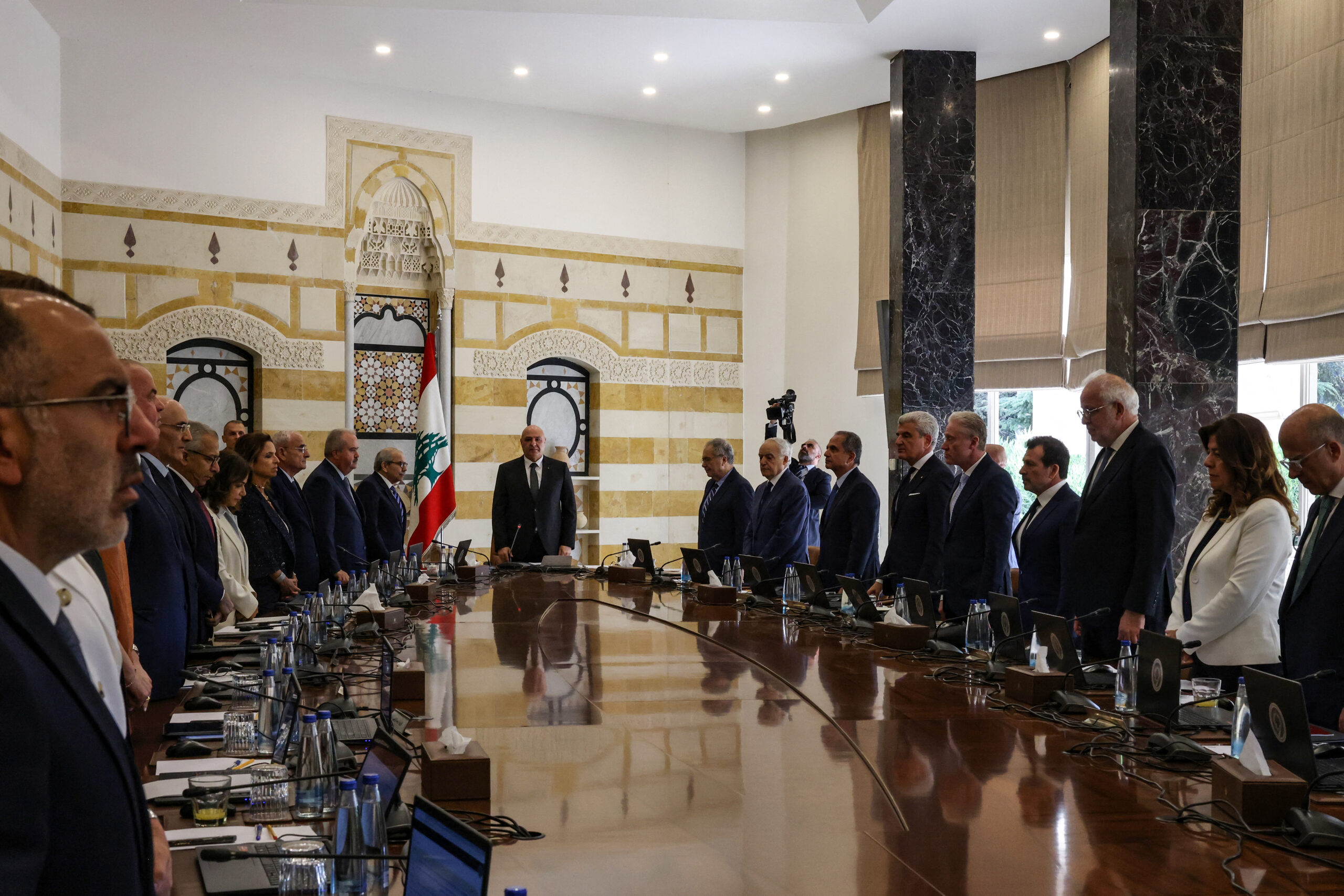 Tras años de caos, la aprobación a los líderes libaneses alcanza un récord según encuesta de Gallup