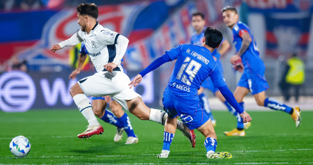 La Conmebol impone severas multas y sanciones a Universidad de Chile tras incidentes en Copa Sudamericana