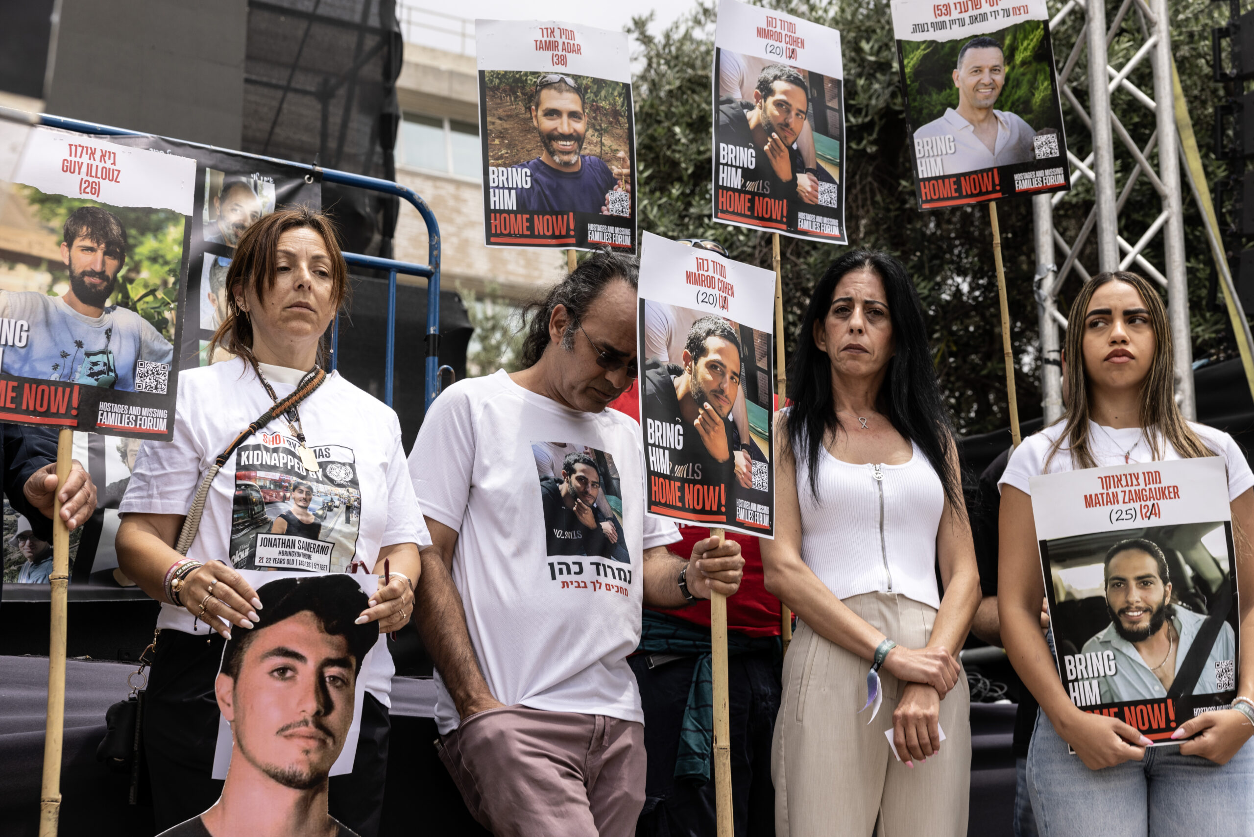 ¿Quiénes son los rehenes que se cree todavía están vivos en Gaza?