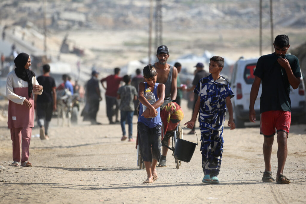Tras dos años de guerra, algunos gazatíes mantienen la esperanza, otros son escépticos ante el plan de alto el fuego