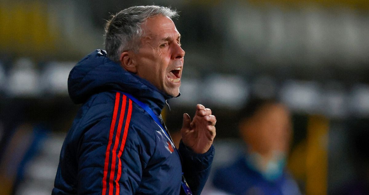 Gustavo Álvarez podría dejar la Universidad de Chile y asumir como nuevo técnico de la selección peruana