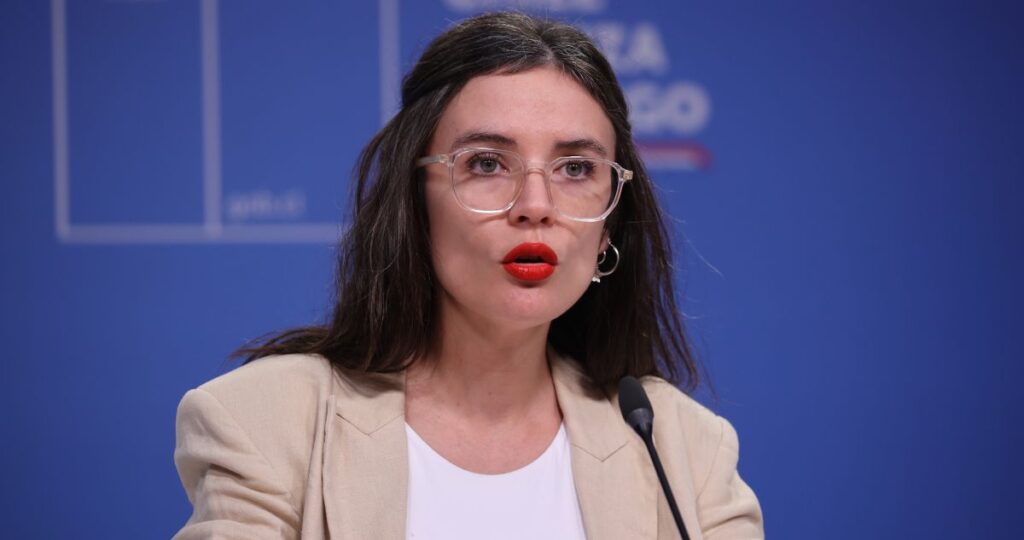 Debate en Chile por el Presupuesto 2026: Controversia entre el gobierno y el candidato Kast por recortes de miles de millones de dólares