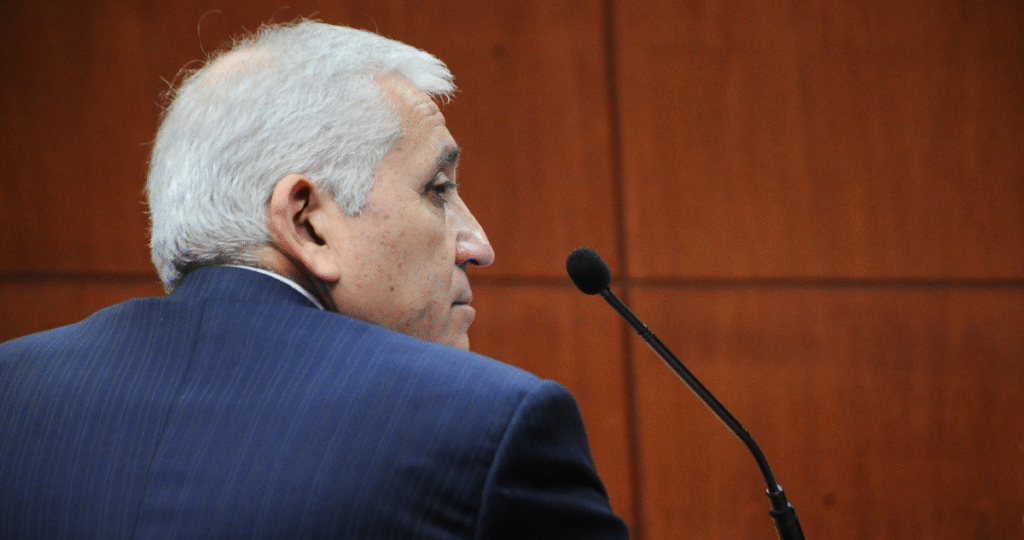 Exdirector de la PDI enfrenta juicio por malversación y lavado de activos, sostiene que los fondos provienen de su patrimonio familiar