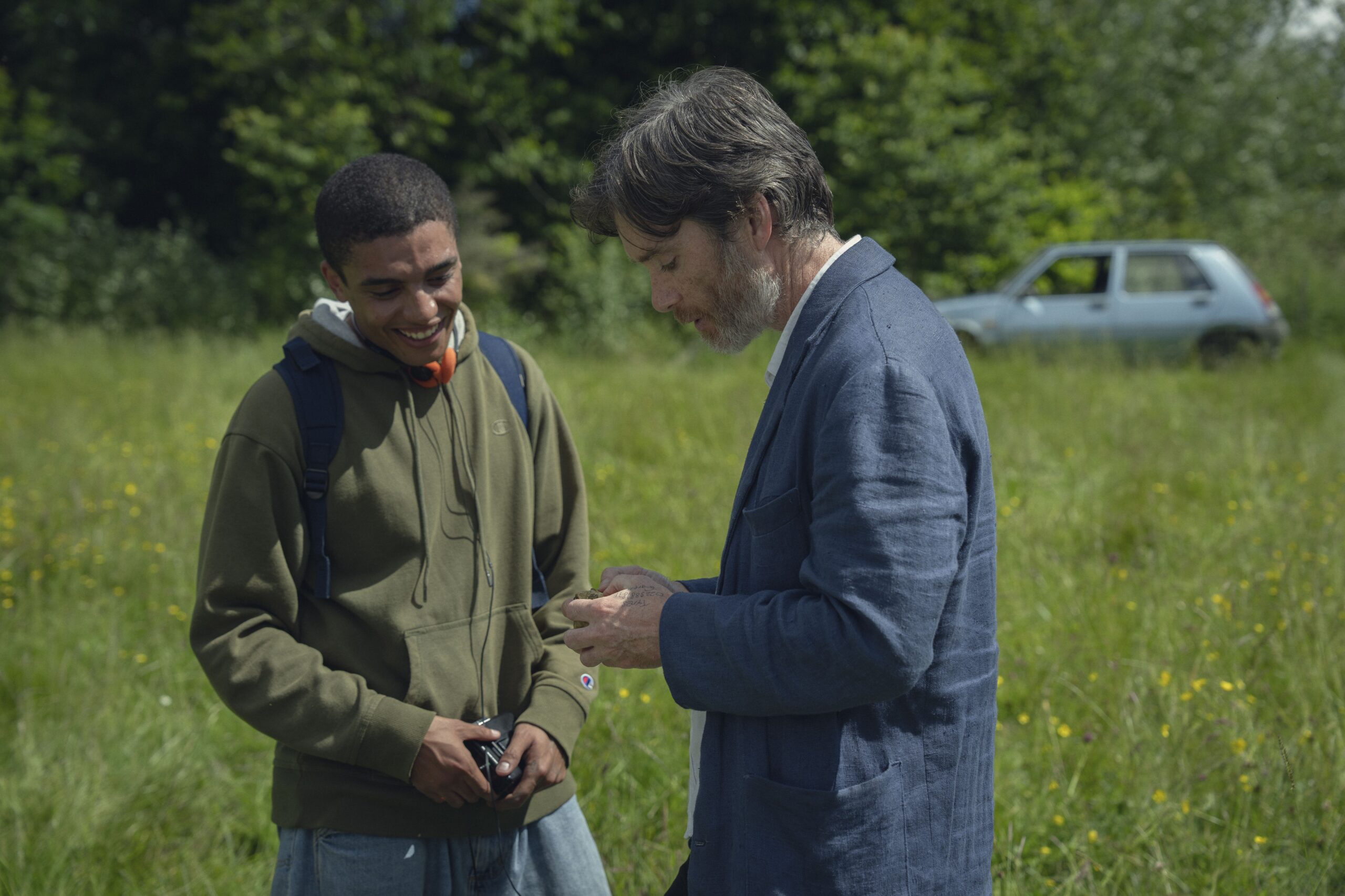 Nathan Fillion defiende su peinado de corte de bowl en la película ‘Superman’