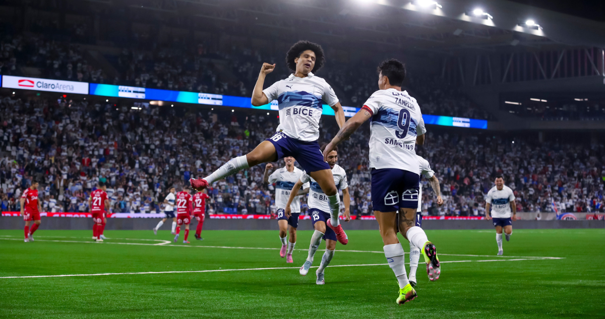 Goleo espectacular de Eduard Bello impulsa la victoria de la Universidad Católica sobre Ñublense en un duelo decisivo de la Liga de Primera