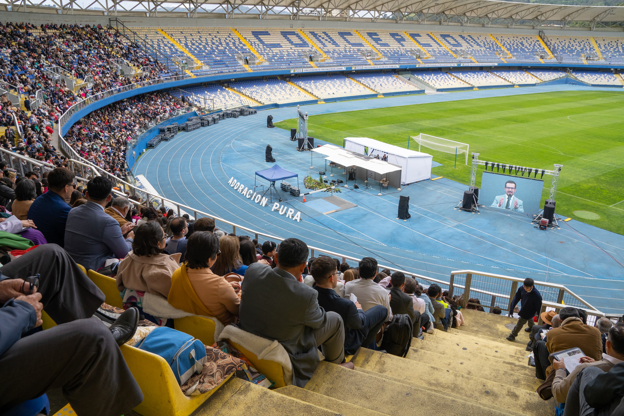 Testigos de Jehová invitó a la comunidad a su convención anual